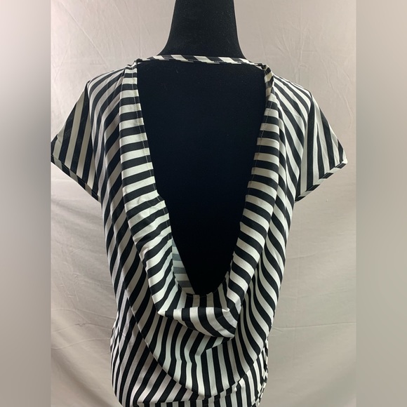 Striped Print Backless Batwing Sleeve Blouse - Picture 6 of 9